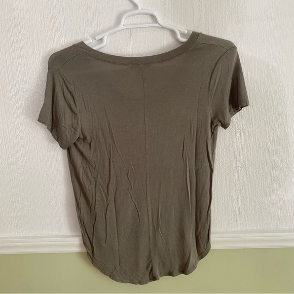🦋4/$20 SALE - Oversized Army Green V Neck - Picture 3 of 4